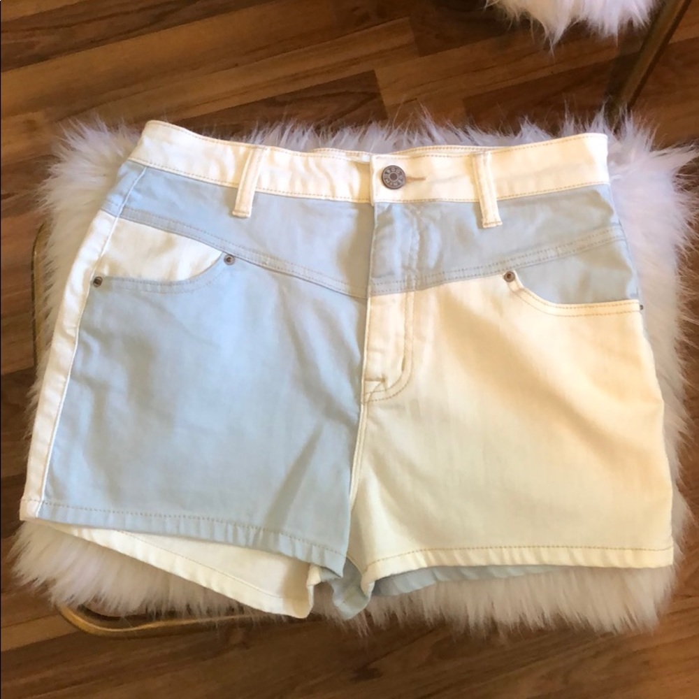 NW/OT BDG white and blue high rise shorts